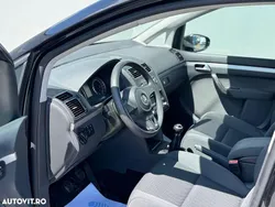 Negru Utilizat 2011 VW Touran Comfortline Monovolum | 6.290 EUR (Preț OK)