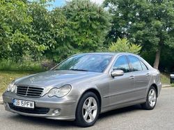 Bej Utilizat 2005 Mercedes C220 Berlinǎ | 3.300 EUR (Preț OK)