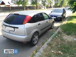 Gri Utilizat 2001 Ford Focus Hatchback | 1.600 EUR (Preț bun)