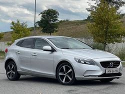 Culoareargint Utilizat 2015 Volvo V40 Momentum Hatchback | 6.750 EUR (Preț bun)