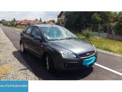Gri Utilizat 2006 Ford Focus Hatchback | 3.099 EUR (Puțin scump)