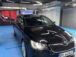 Negru Utilizat 2014 Skoda Superb Berlinǎ | 11.500 EUR (Preț OK)