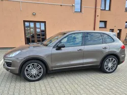 Culoaremaro Utilizat 2011 Porsche Cayenne SUV | 13.300 EUR (Preț bun)