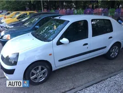 Alb Utilizat 2003 Renault Clio II Berlinǎ | 1.000 EUR (Preț bun)
