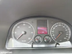 Negru Utilizat 2003 VW Touran Highline Monovolum | 1.950 EUR (Preț bun)