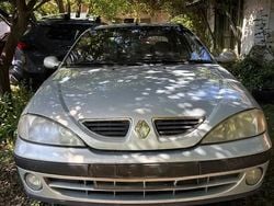 Utilizat 2002 Renault Mégane Berlinǎ | 3.000 EUR