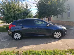 Albastru Utilizat 2012 Ford Focus Berlinǎ | 3.750 EUR (Preț bun)