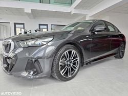 Gri Utilizat 2024 BMW 520 Comfort Edition Berlinǎ | 55.539 EUR (Preț OK)