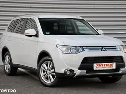Alb Utilizat 2015 Mitsubishi Outlander Intense SUV | 8.990 EUR
