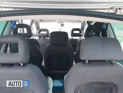 Gri Utilizat 2003 VW Sharan Monovolum | 2.500 EUR