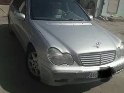 Argintiu Utilizat 2003 Mercedes C180 Berlinǎ | 2.600 EUR