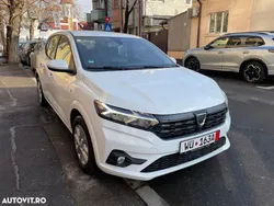 Alb Utilizat 2021 Dacia Sandero Hatchback | 10.999 EUR (Scump)