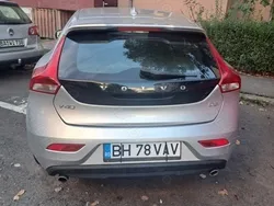 Argintiu Utilizat 2014 Volvo V40 Break | 11.900 EUR (Puțin scump)