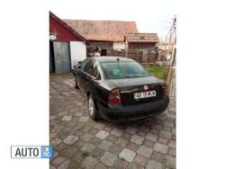 Negru Utilizat 2003 VW Passat Berlinǎ | 1.799 EUR (Preț bun)