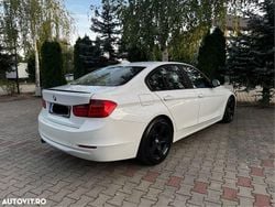 Culoarealb Utilizat 2014 BMW 320 Efficient Dynamics Berlinǎ | 11.700 EUR (Preț bun)