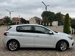 Culoarealb Utilizat 2019 Peugeot 308 Active Berlinǎ | 7.490 EUR (Preț bun)