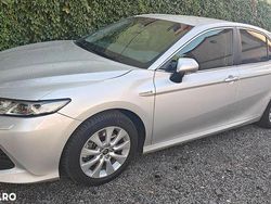 Culoareargint Utilizat 2020 Toyota Camry Berlinǎ | 20.449 EUR (Preț bun)