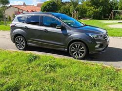 Gri Utilizat 2018 Ford Kuga ST-Line SUV | 18.500 EUR (Scump)