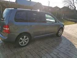 Gri Utilizat 2005 VW Touran Monovolum | 2.000 EUR (Preț OK)
