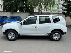 Alb Utilizat 2015 Dacia Duster Lauréate SUV | 6.450 EUR (Preț bun)