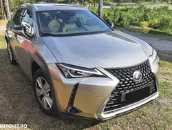 Culoarealb Utilizat 2021 Lexus UX 250h Business Edition SUV | 24.499 EUR (Puțin scump)