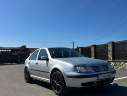 Gri Utilizat 2002 VW Bora Basis Berlinǎ | 1.700 EUR (Preț OK)