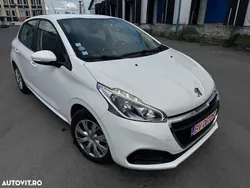 Alb Utilizat 2019 Peugeot 208 Allure Hatchback | 8.480 EUR (Preț bun)