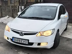 Alb Utilizat 2008 Honda Civic Hybrid Berlinǎ | 3.100 EUR