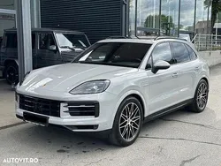 Culoaregri Utilizat 2023 Porsche Cayenne SUV | 99.991 EUR