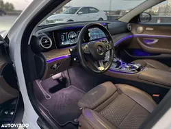 Culoarealb Utilizat 2016 Mercedes E220 Avantgarde Berlinǎ | 21.300 EUR (Preț bun)