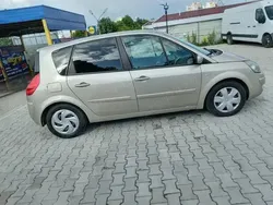 Utilizat 2009 Renault Scénic III Monovolum | 2.990 EUR