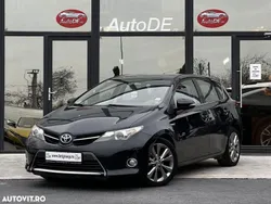 Albastru Utilizat 2014 Toyota Auris Hybrid Hatchback | 9.990 EUR (Preț OK)