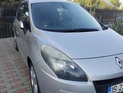 Utilizat 2011 Renault Scénic III Monovolum | 4.300 EUR (Puțin scump)