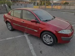 Rosu Utilizat 2005 Renault Mégane II Berlinǎ | 1.100 EUR (Preț bun)