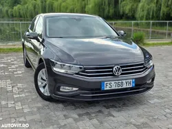 Gri Utilizat 2020 VW Passat Berlinǎ | 13.650 EUR (Preț bun)