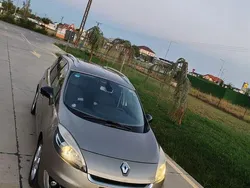 Culoaregalbeuriu Utilizat 2013 Renault Scénic III Bose Edition Monovolum | 3.800 EUR (Preț bun)