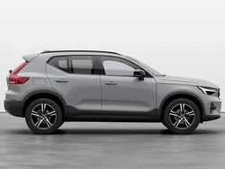 ["vapour grey"] Utilizat 2025 Volvo XC40 Plus SUV | 41.567 EUR