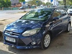 Albastru Utilizat 2011 Ford Focus Hatchback | 3.300 EUR (Preț OK)