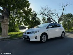 Alb Utilizat 2014 Toyota Auris Hatchback | 9.250 EUR