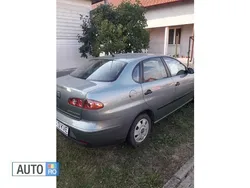 Verde Utilizat 2003 Seat Cordoba Berlinǎ | 2.350 EUR