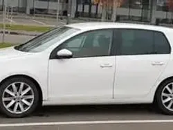 Alb Utilizat 2009 VW Golf VI Hatchback | 4.200 EUR (Super Preț)