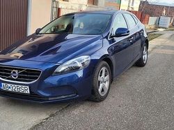 Culoarealbastru Utilizat 2015 Volvo V40 Hatchback | 8.400 EUR (Preț OK)