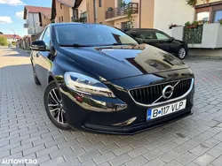 Culoarenegru Utilizat 2017 Volvo V40 Momentum Break | 11.900 EUR (Puțin scump)