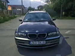 Utilizat 2003 BMW 320 Berlinǎ | 1.200 EUR (Preț bun)