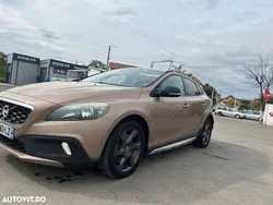 Culoaremaro Utilizat 2013 Volvo V40 CC Momentum Break | 7.690 EUR