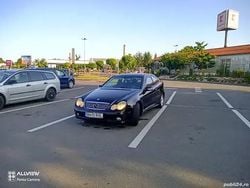 Negru Utilizat 2001 Mercedes C200 Hatchback | 2.500 EUR