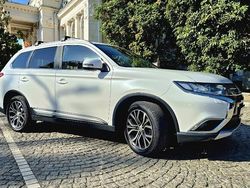 Utilizat 2016 Mitsubishi Outlander SUV | 11.430 EUR