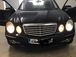Negru Utilizat 2006 Mercedes E220 Elegance Berlinǎ | 4.000 EUR (Preț OK)
