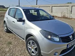 Argintiu Utilizat 2011 Dacia Sandero Hatchback | 3.000 EUR (Preț OK)