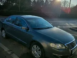 Gri Utilizat 2005 VW Passat Berlinǎ | 3.800 EUR (Scump)